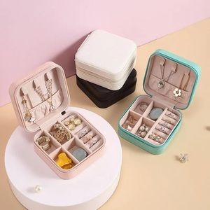 NWT travel jewelry box storage case for rings, earrings, necklaces vegan zipper